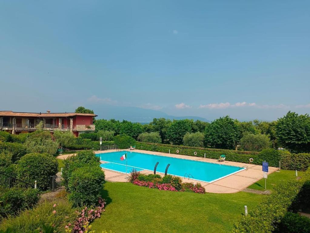 The Romantic Beach - Residence With Pool Манерба-дель-Гарда Екстер'єр фото